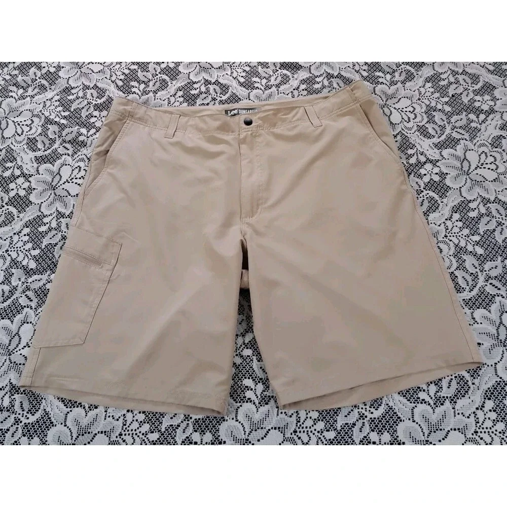 Lee Dungarees Shorts Men's 42 Beige Flat Front Golf‎ Casual Polyester Spandex